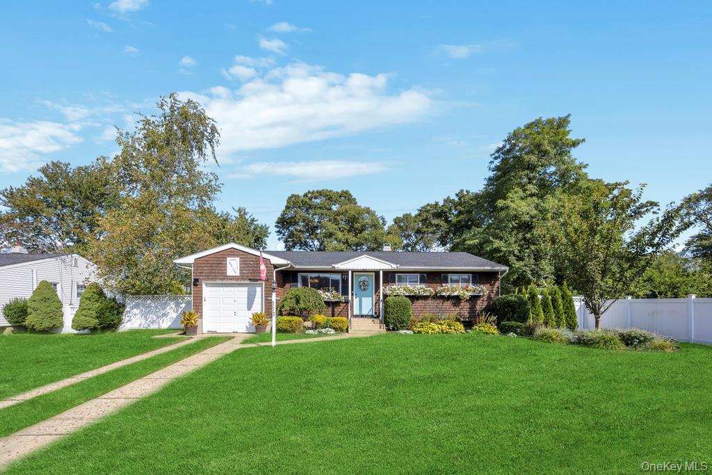 #1 photo, 113 Ithaca Street, सफ़ोक काउंटी Bay Shore , NY 11706