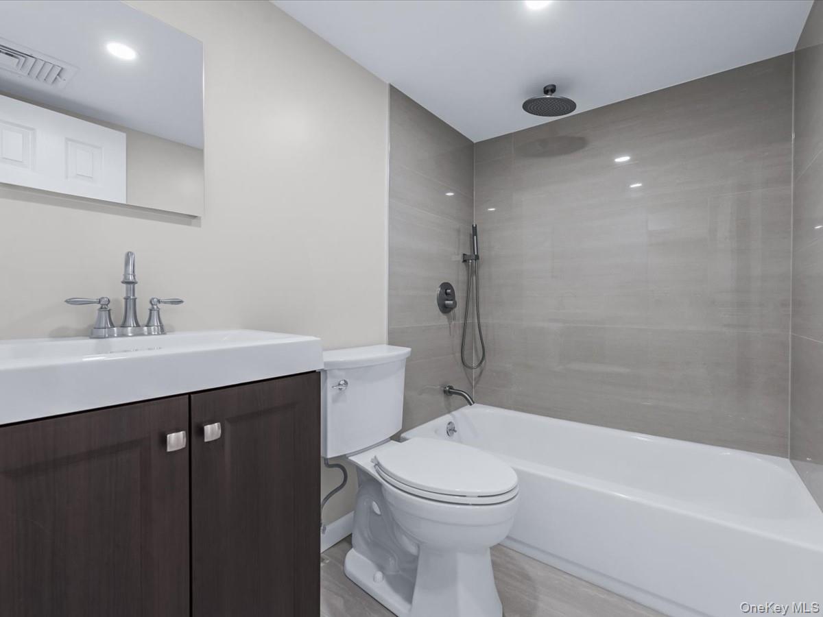 #19 photo, 36 S 5th Avenue, Brentwood , NY 11717