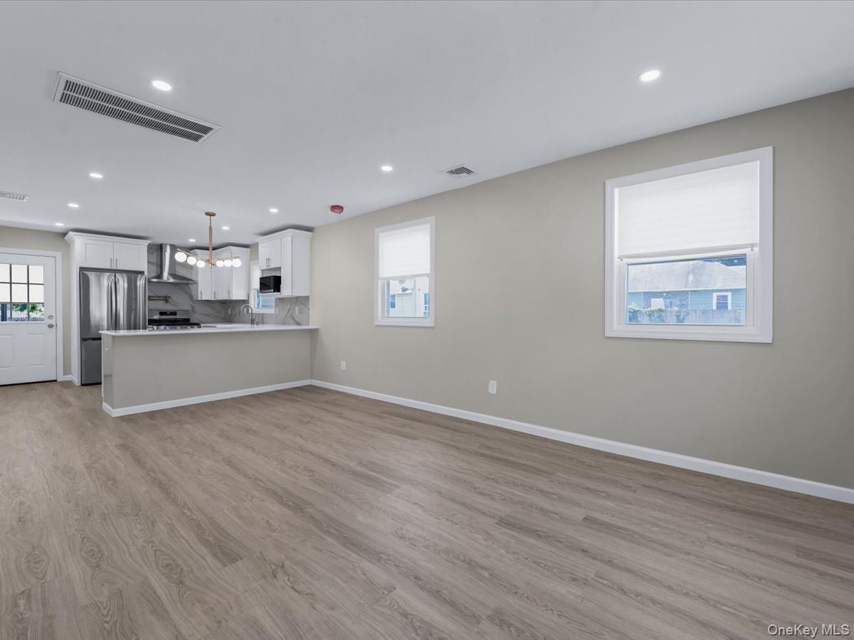 #2 photo, 36 S 5th Avenue, Brentwood , NY 11717