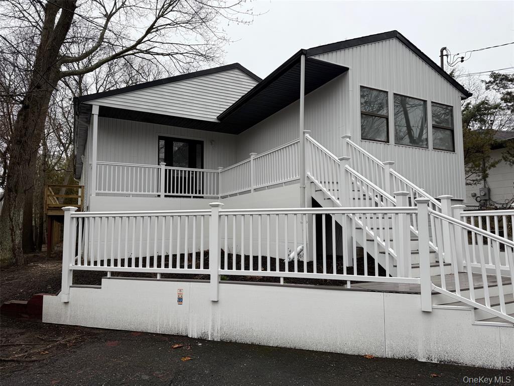 #1 photo, 526 Birch Hollow Drive, सफ़ोक काउंटी Shirley , NY 11967