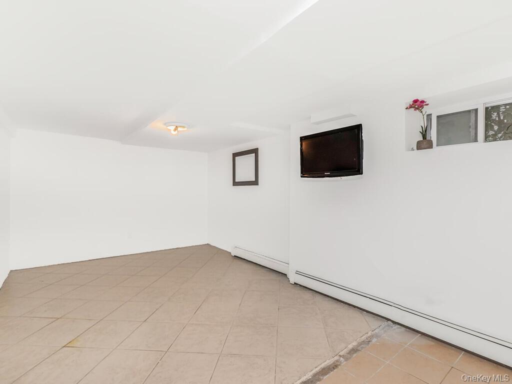 #16 photo, 2398 Centre Avenue, ナッソー郡 Bellmore , NY 11710