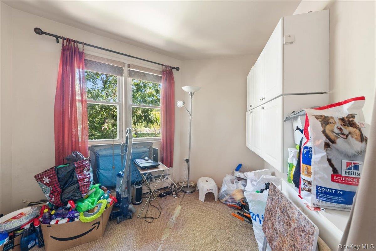 #9 photo, 3950 Throggs Neck Expressway, Bronx , NY 10465