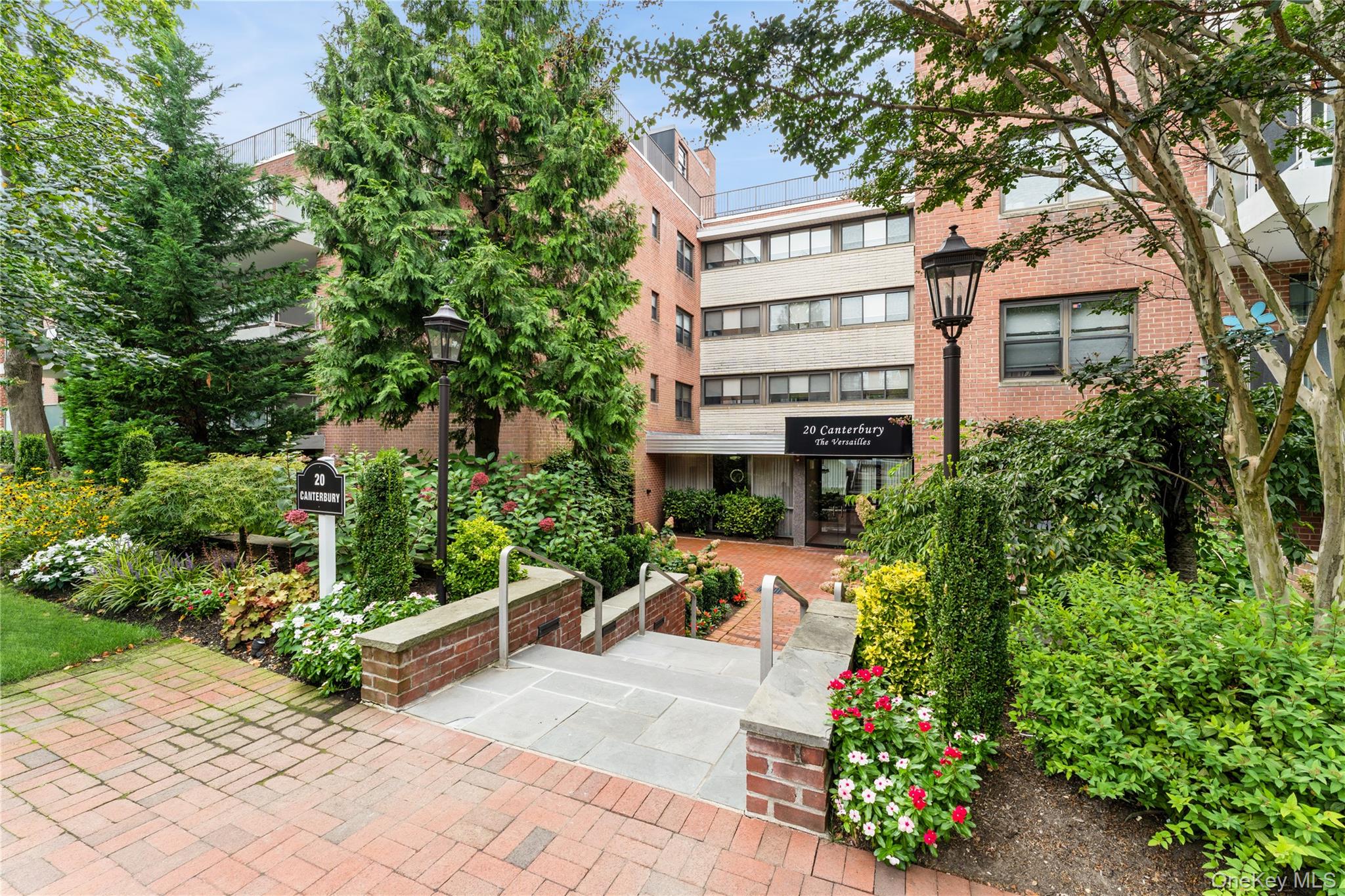 #1 photo, 20 Canterbury Road, 长岛 大颈 Great Neck , NY 11021