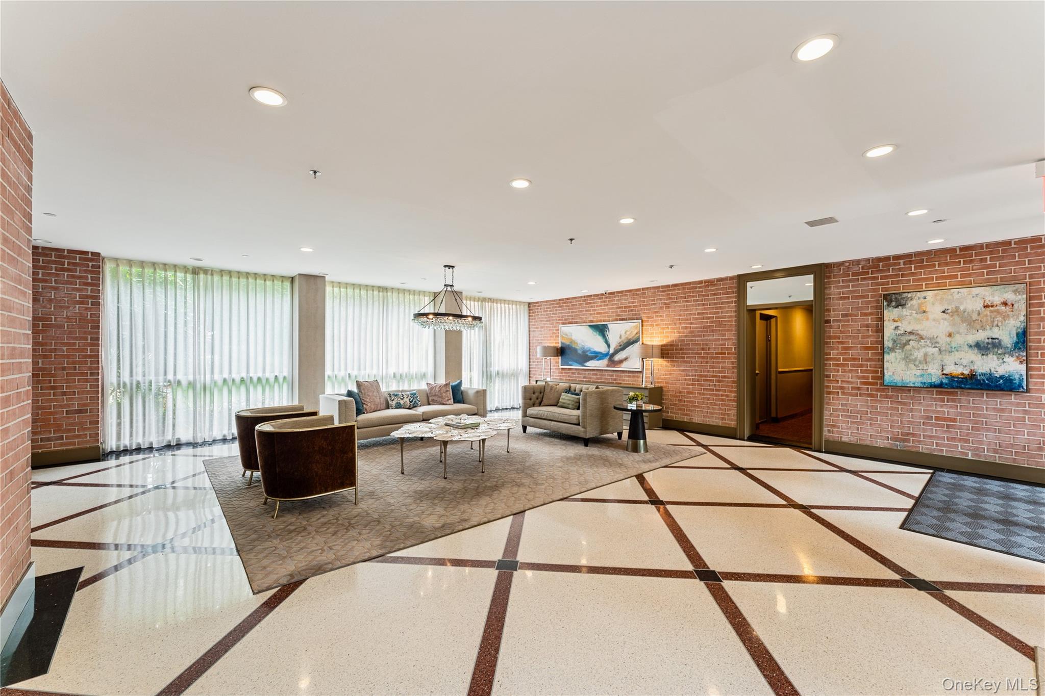 #2 photo, 20 Canterbury Road, 长岛 大颈 Great Neck , NY 11021