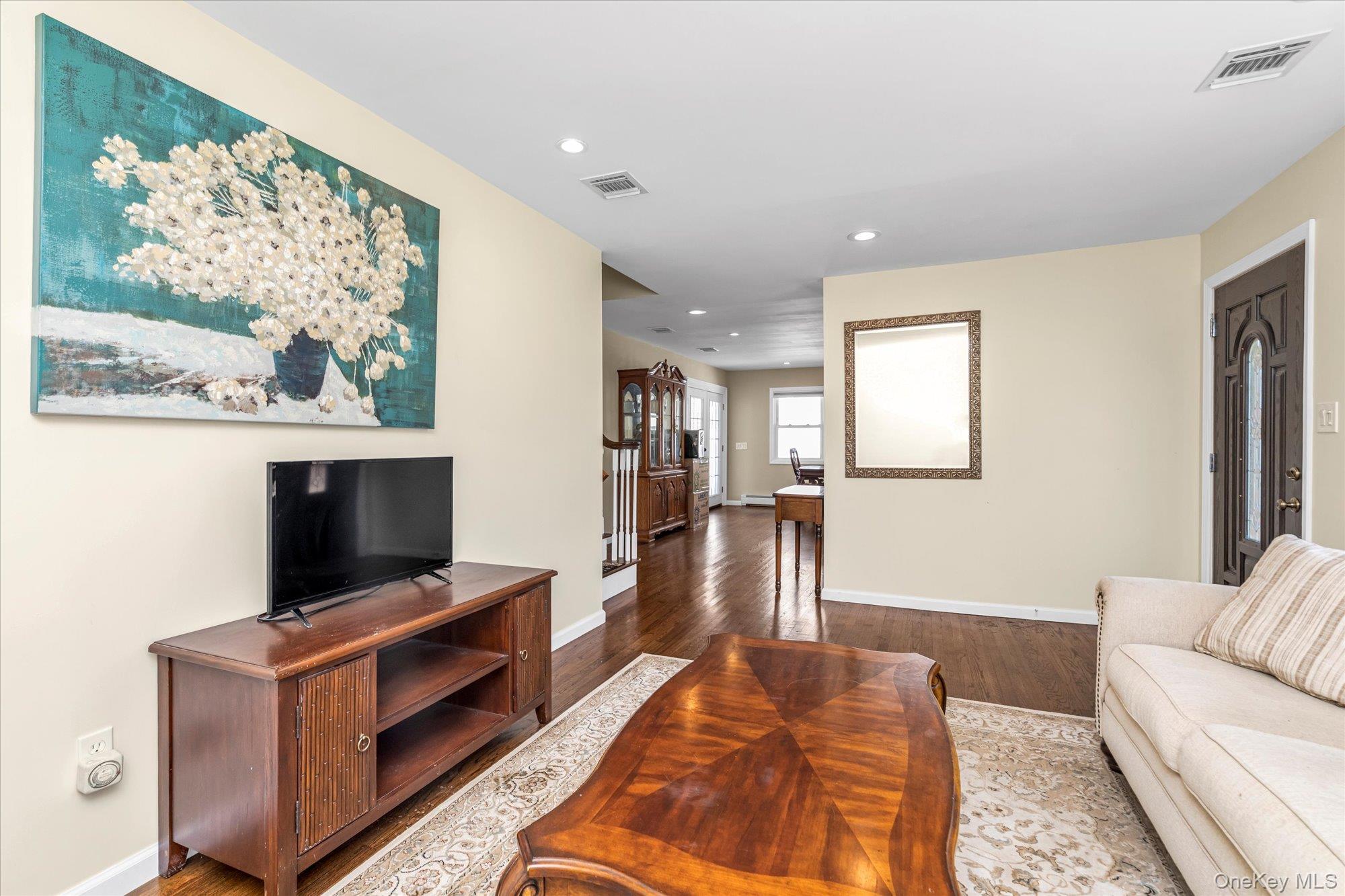 #3 photo, 332 Eastlake Avenue, Massapequa Park , NY 11762