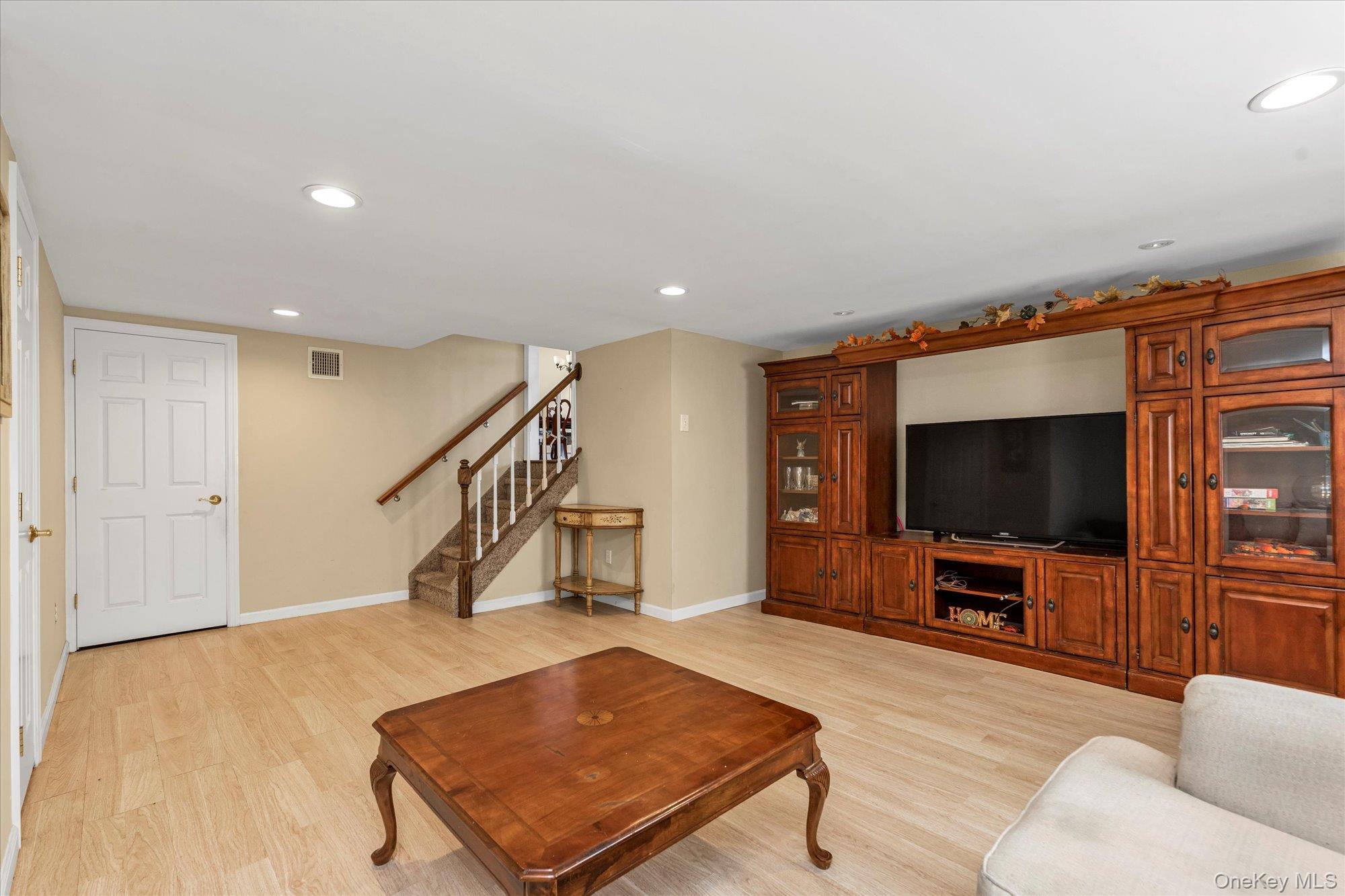 #9 photo, 332 Eastlake Avenue, Massapequa Park , NY 11762