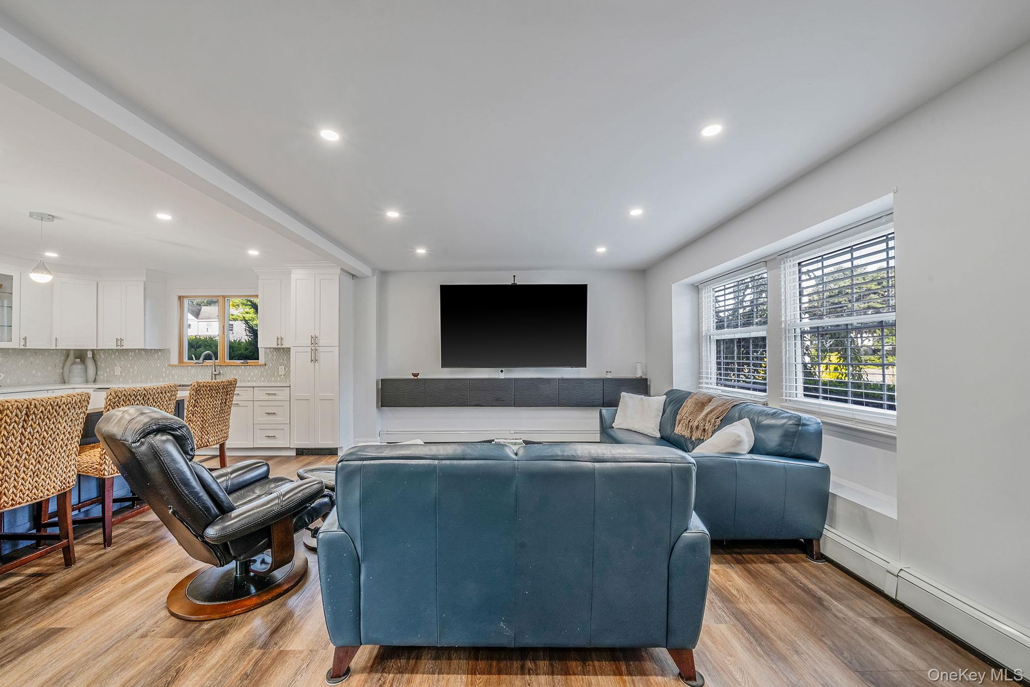 #10 photo, 360 Woodside Avenue, サフォーク郡 Bellport , NY 11713