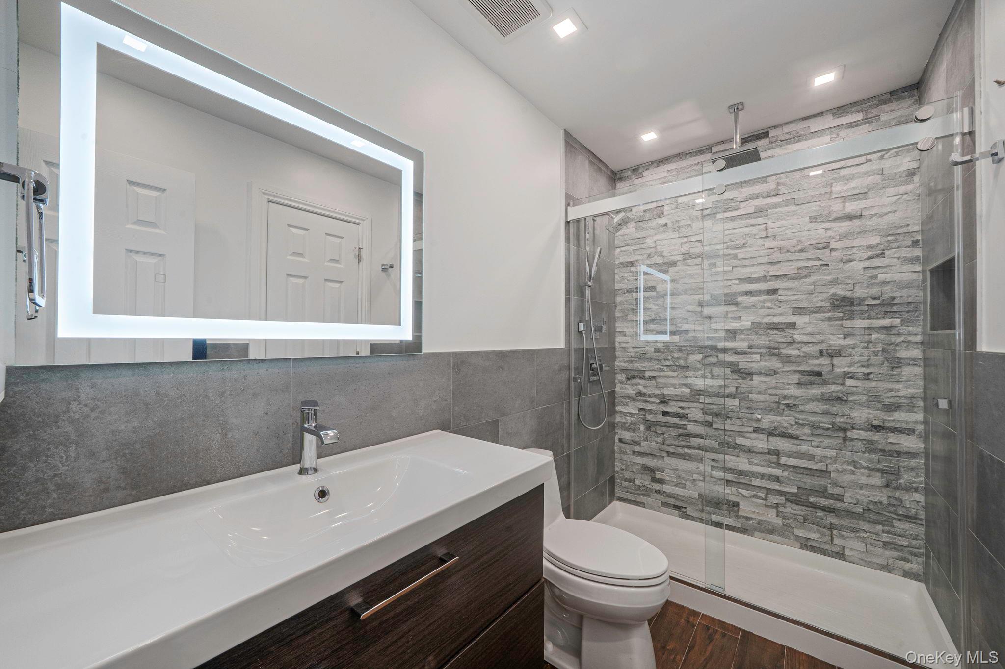 #19 photo, 360 Woodside Avenue, サフォーク郡 Bellport , NY 11713