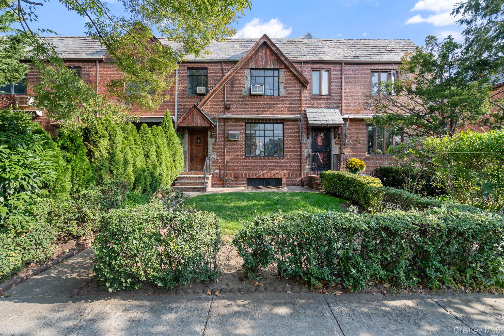 #1 photo, 67-49 Groton Street, كوينز Forest Hills , NY 11375