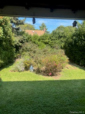 #12 photo, 545 6th Avenue, New Hyde Park , NY 11040