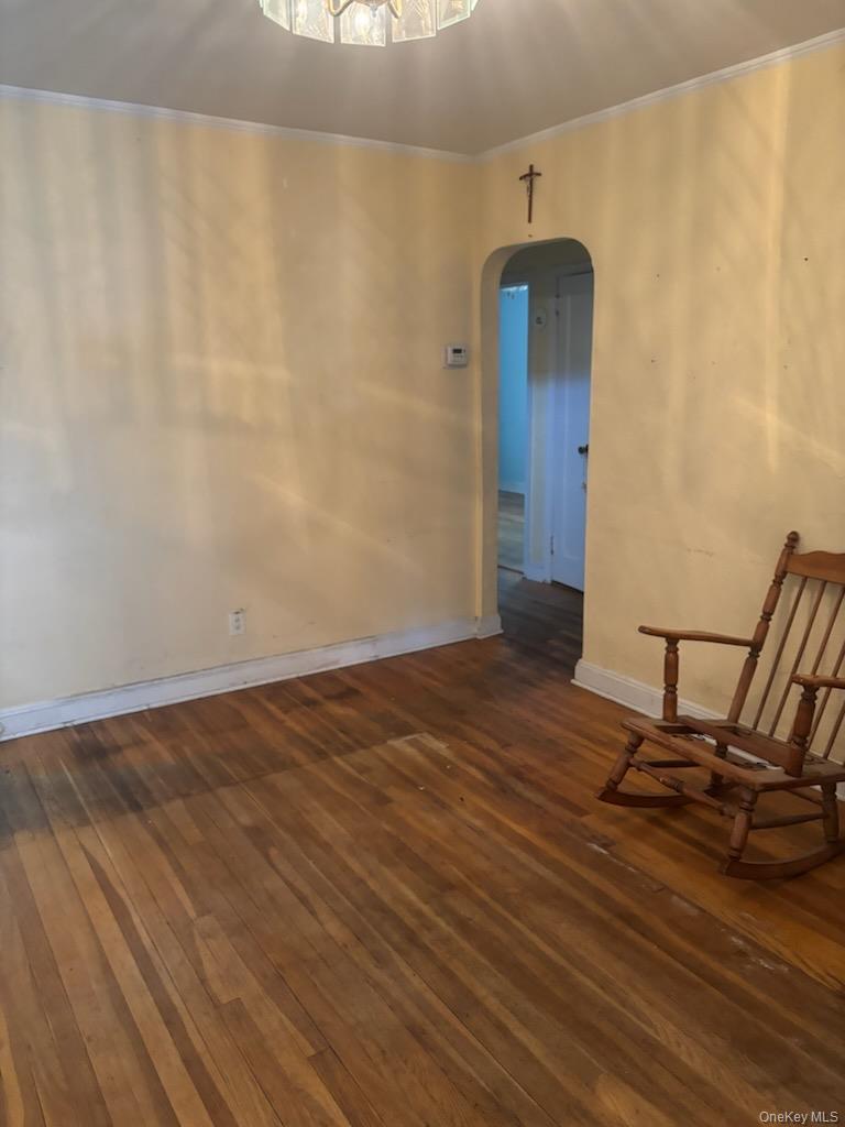 #3 photo, 545 6th Avenue, New Hyde Park , NY 11040