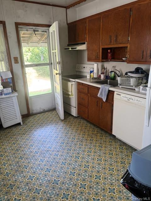 #4 photo, 545 6th Avenue, New Hyde Park , NY 11040