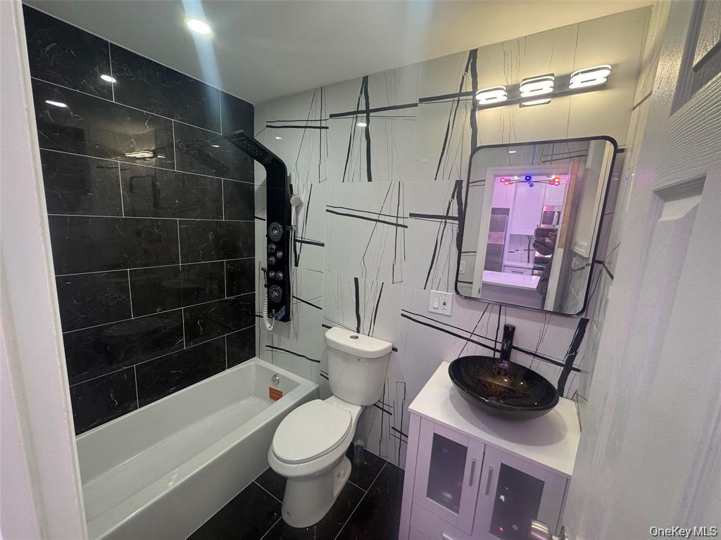 #13 photo, 152 Evans Avenue, Freeport , NY 11520