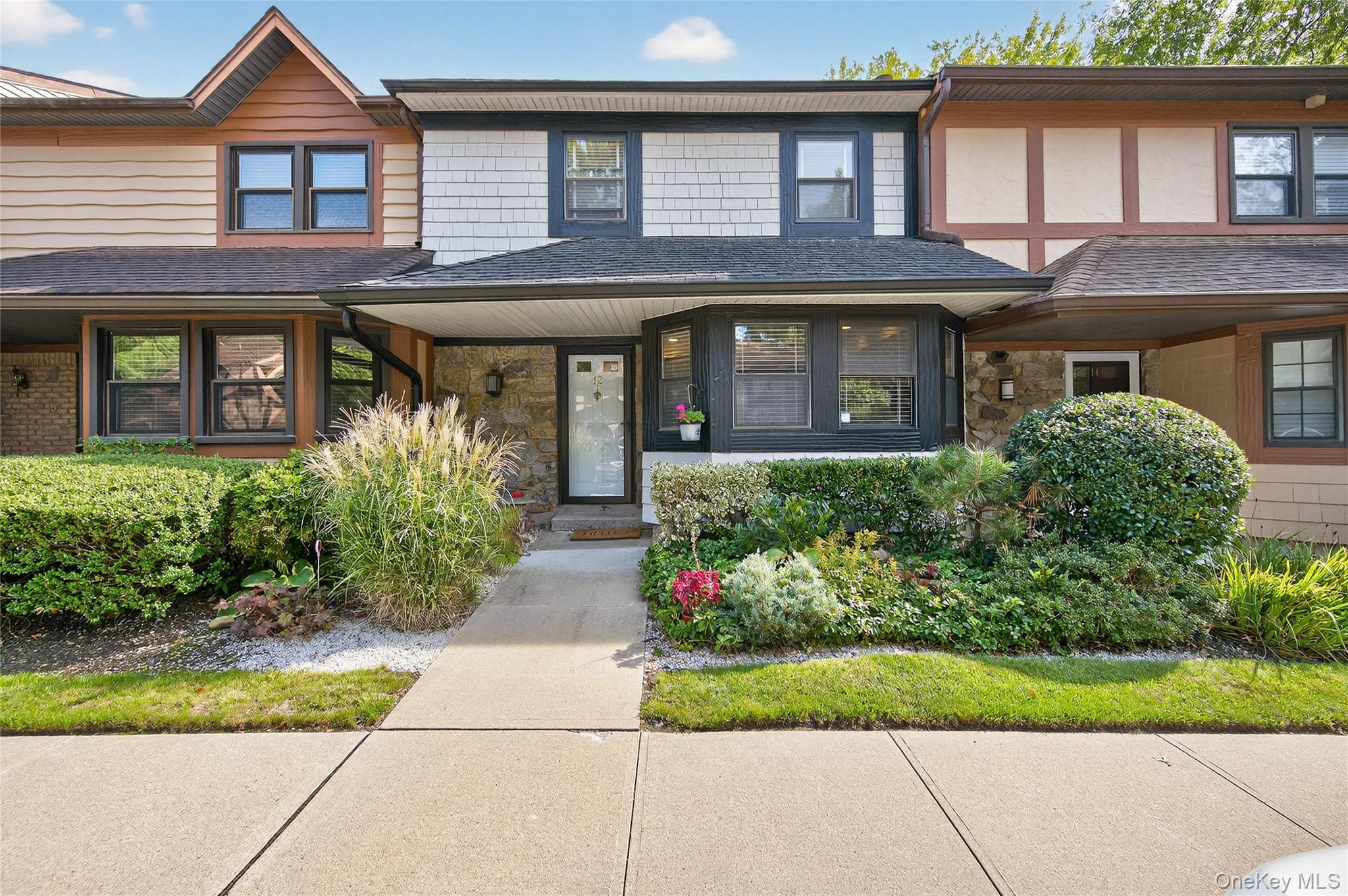 #1 photo, 12 Hampton Way, Woodbury , NY 11797