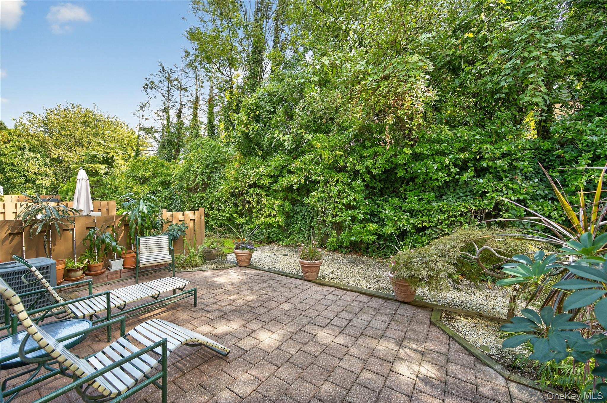 #11 photo, 12 Hampton Way, Woodbury , NY 11797