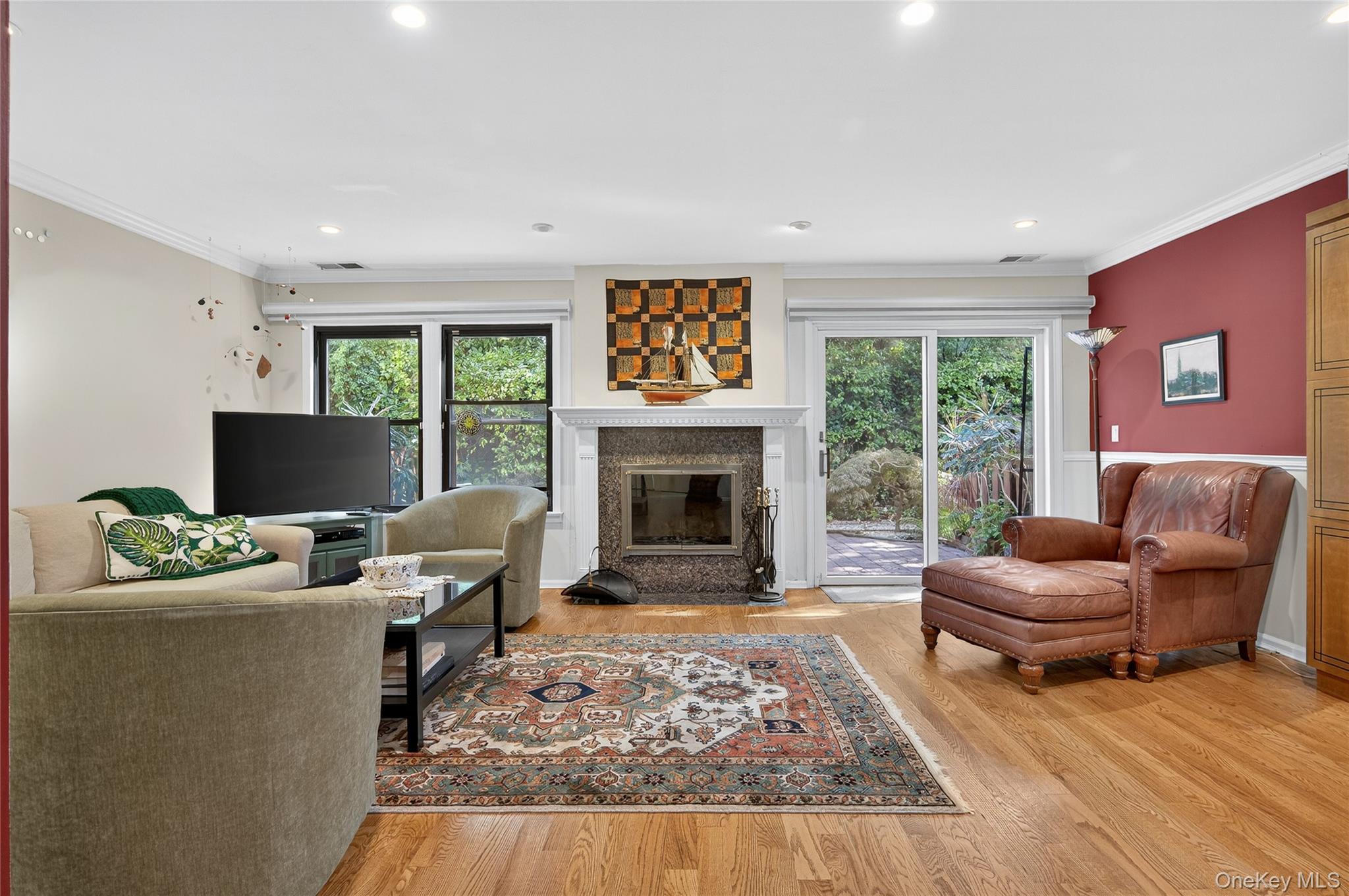 #9 photo, 12 Hampton Way, Woodbury , NY 11797