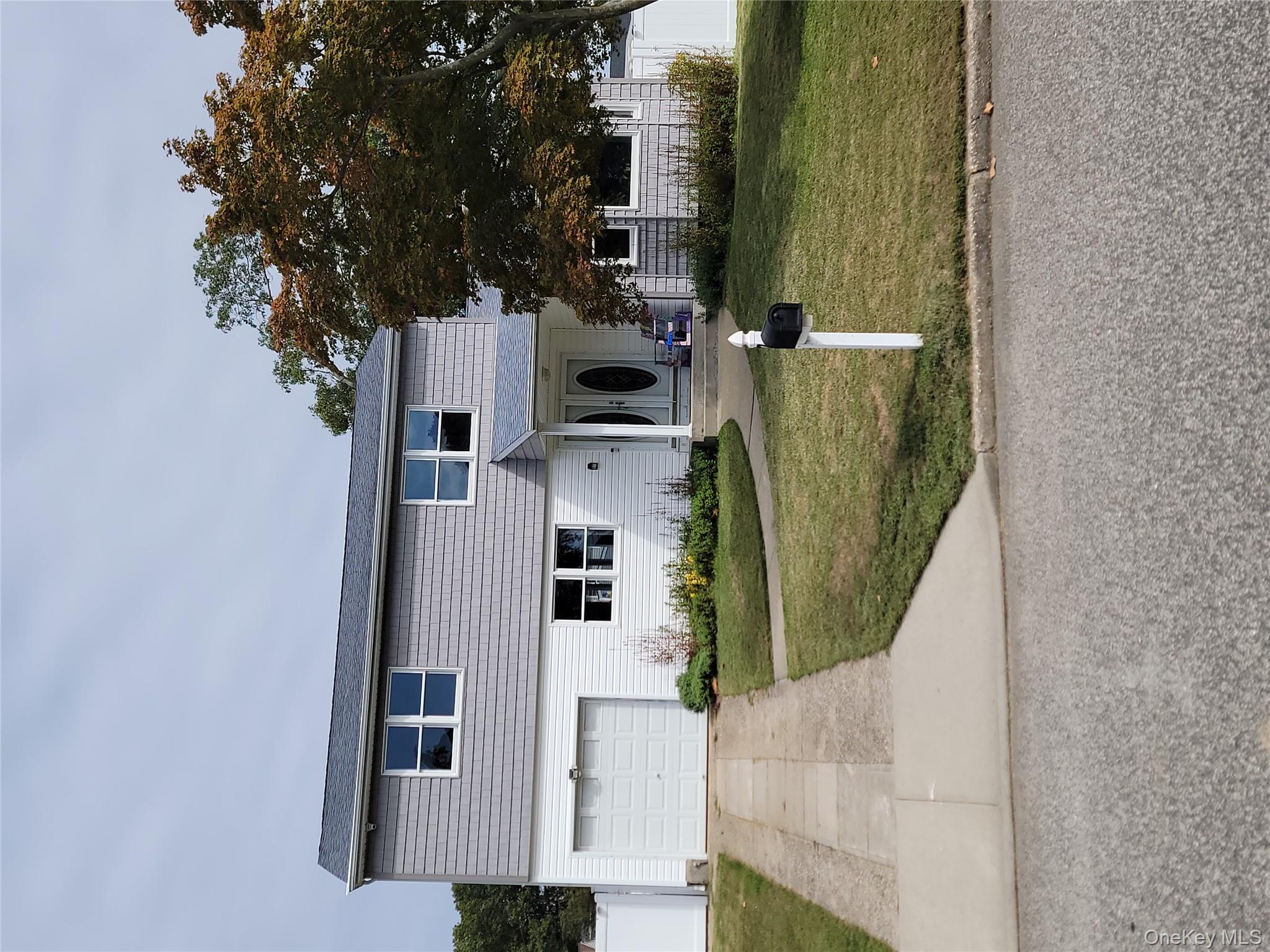 #1 photo, 7 Deville Drive, 롱 아일랜드 Selden , NY 11784