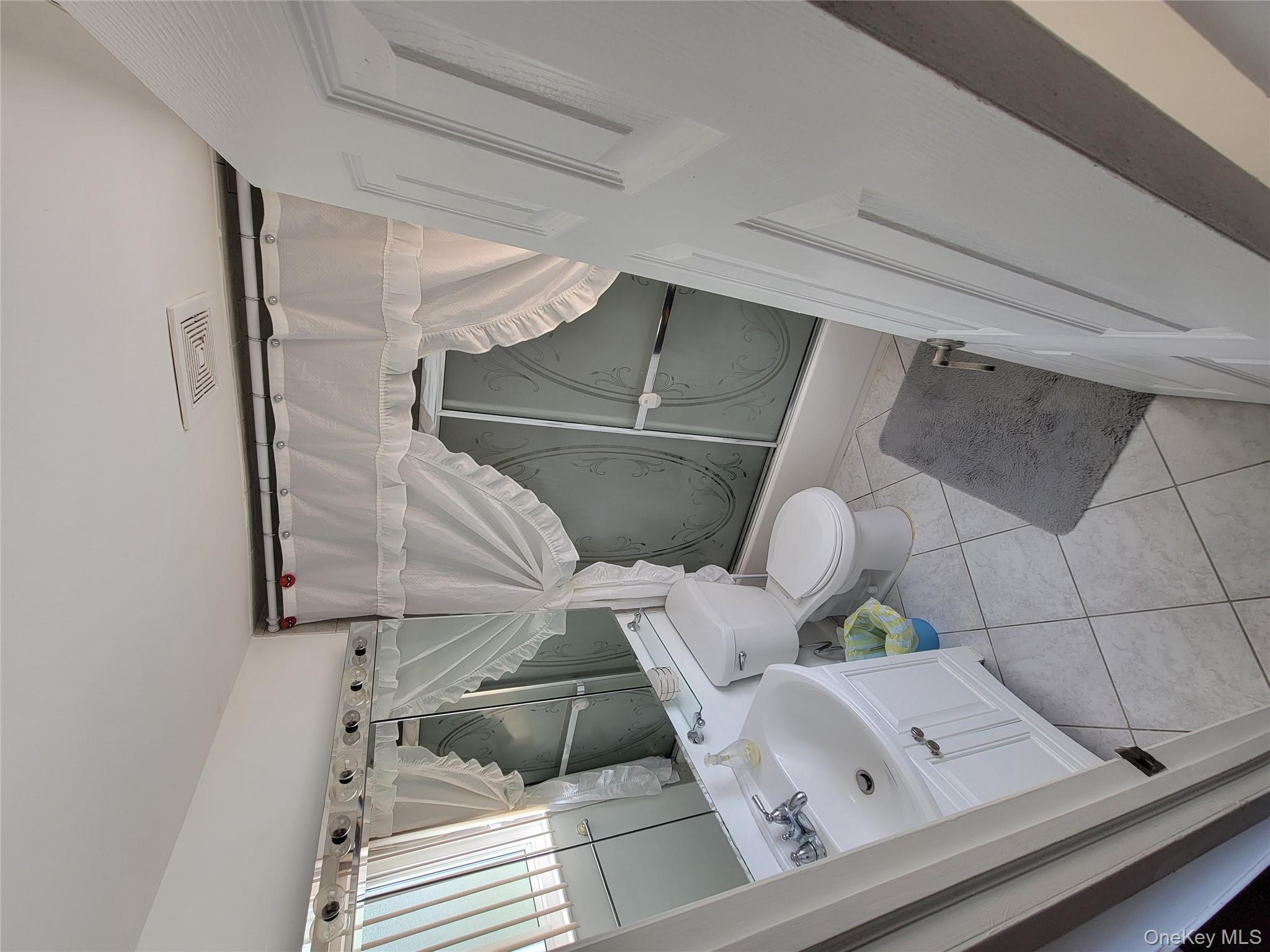 #18 photo, 7 Deville Drive, 롱 아일랜드 Selden , NY 11784