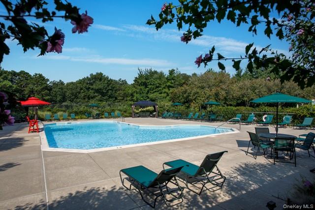 #1 photo, 1000 Saddle Rock Road, सफ़ोक काउंटी Holbrook , NY 11741