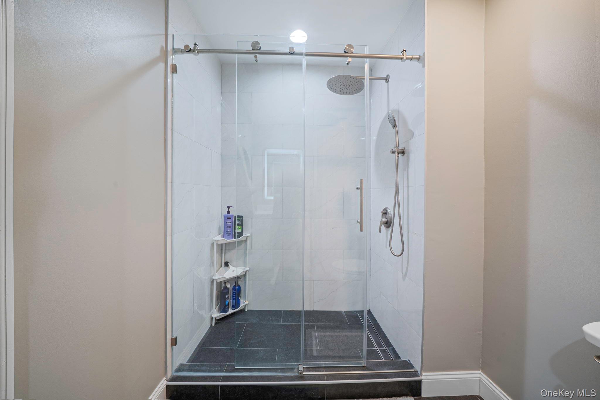 #17 photo, 6 Arielle Court, Hauppauge , NY 11749