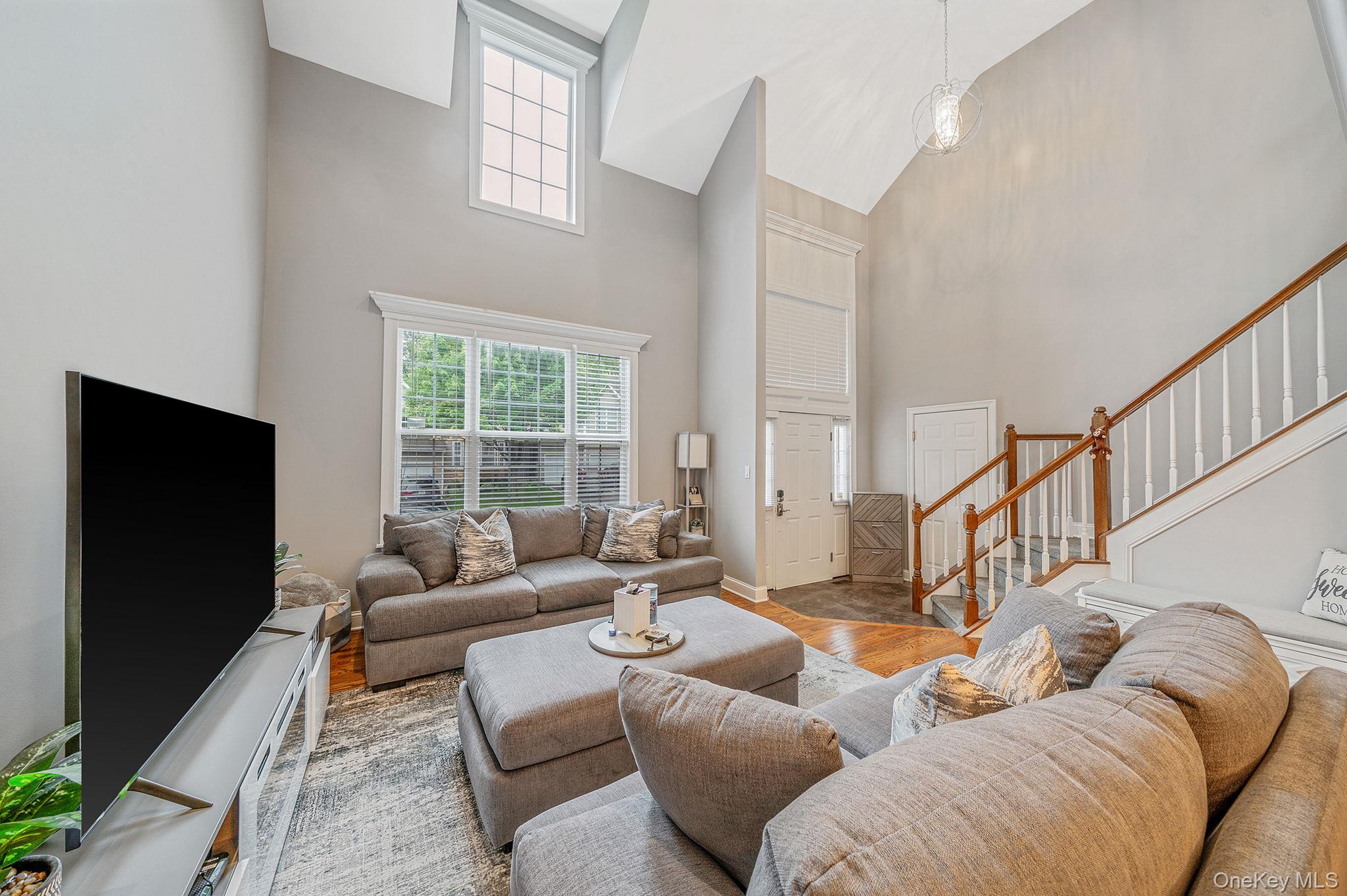 #4 photo, 6 Arielle Court, Hauppauge , NY 11749