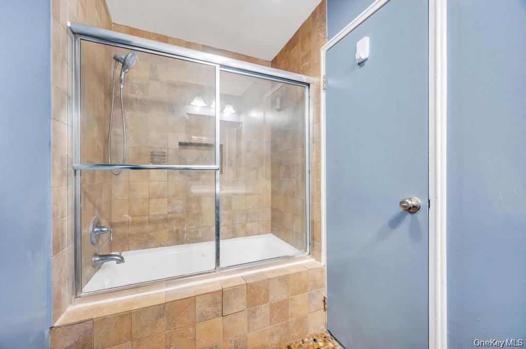 #10 photo, 63 Richmond Boulevard, #4B, Ronkonkoma , NY 11779