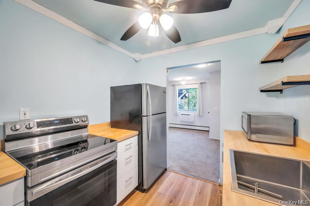 #8 photo, 63 Richmond Boulevard, #4B, Ronkonkoma , NY 11779