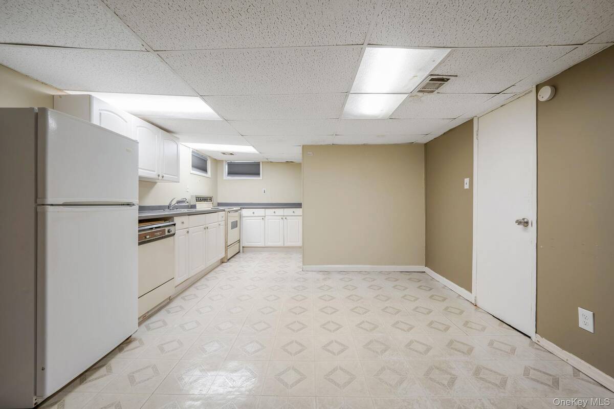 #23 photo, 55 Barbara Drive, East Meadow , NY 11554