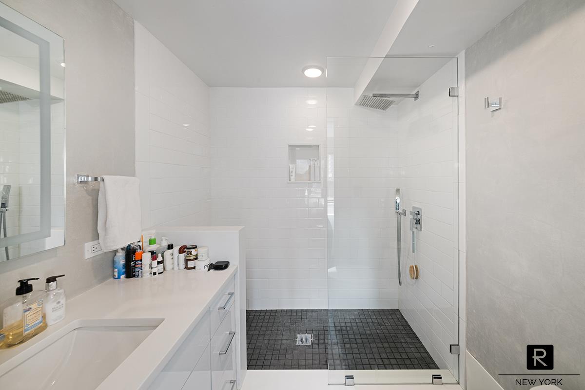 #14 photo, 240 E 55th Street, マンハッタン Turtle Bay , NY 10022