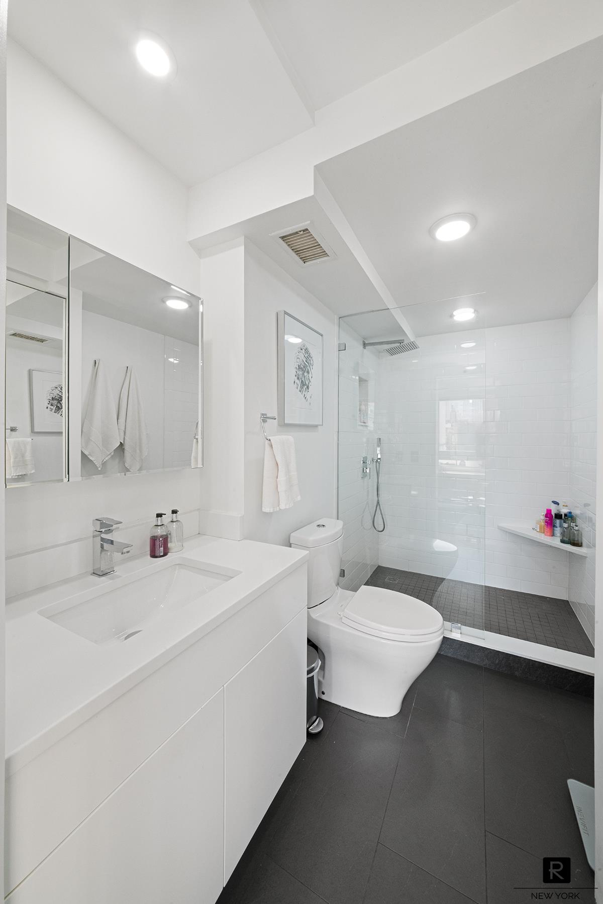 #18 photo, 240 E 55th Street, マンハッタン Turtle Bay , NY 10022