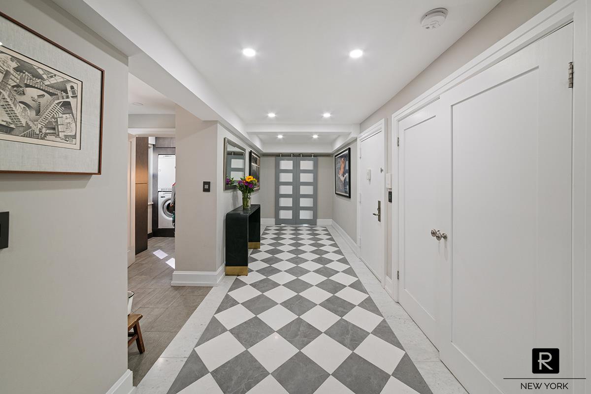 #9 photo, 240 E 55th Street, マンハッタン Turtle Bay , NY 10022