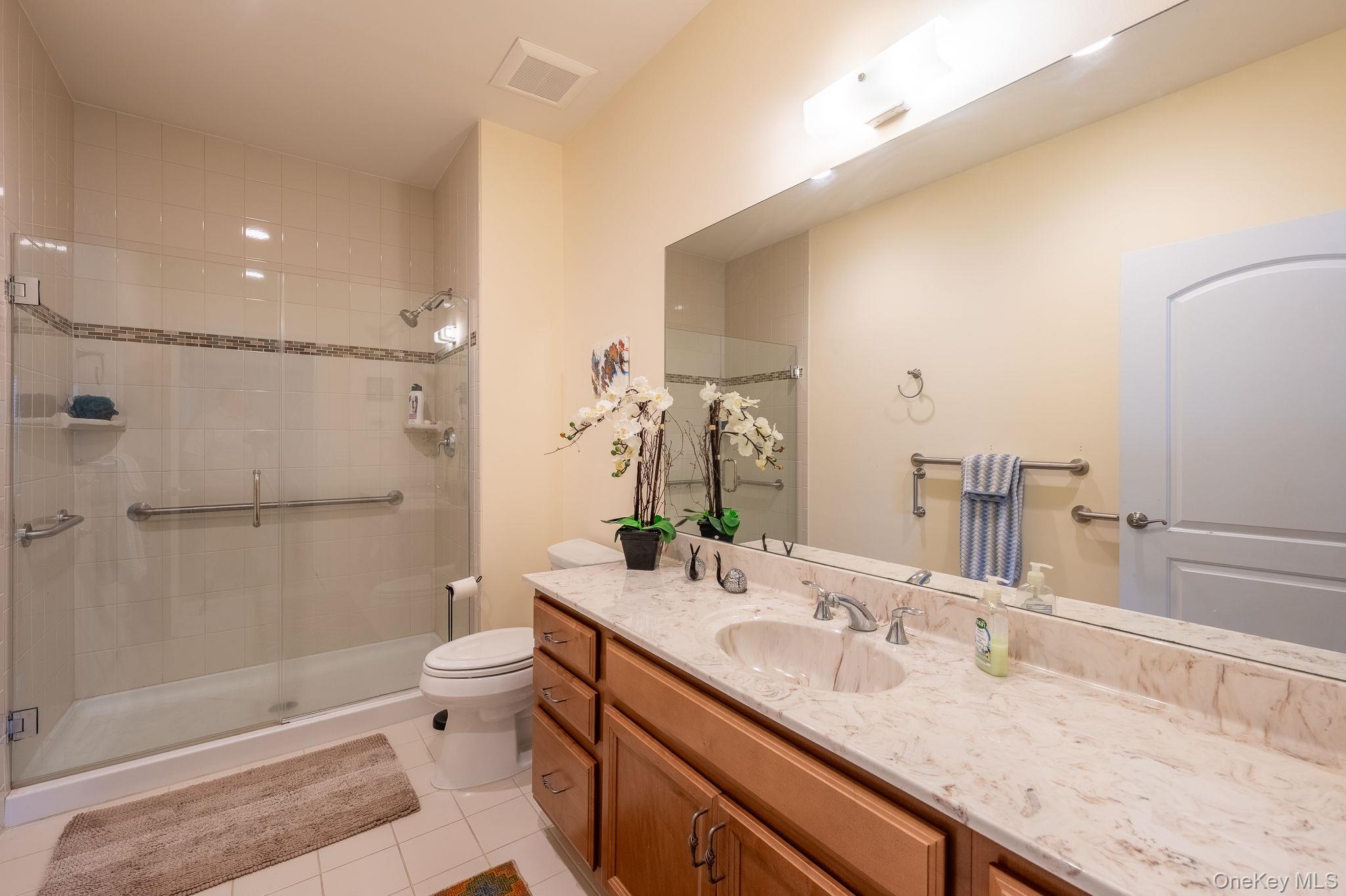 #12 photo, 18 Kennsington Court, サフォーク郡 Riverhead , NY 11901