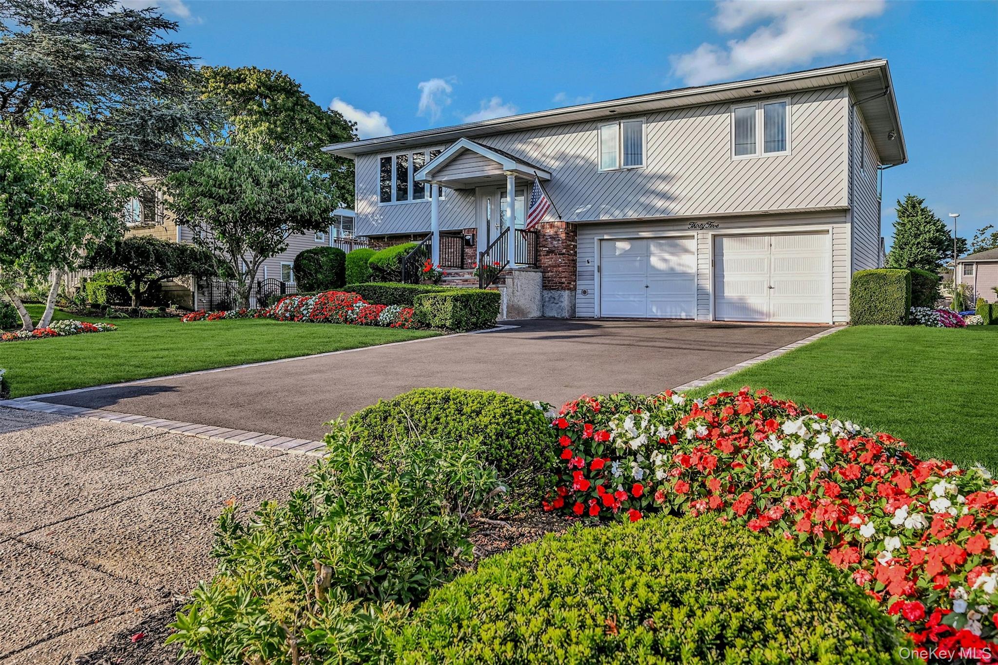 #1 photo, 35 Manta Court, Oakdale , NY 11769