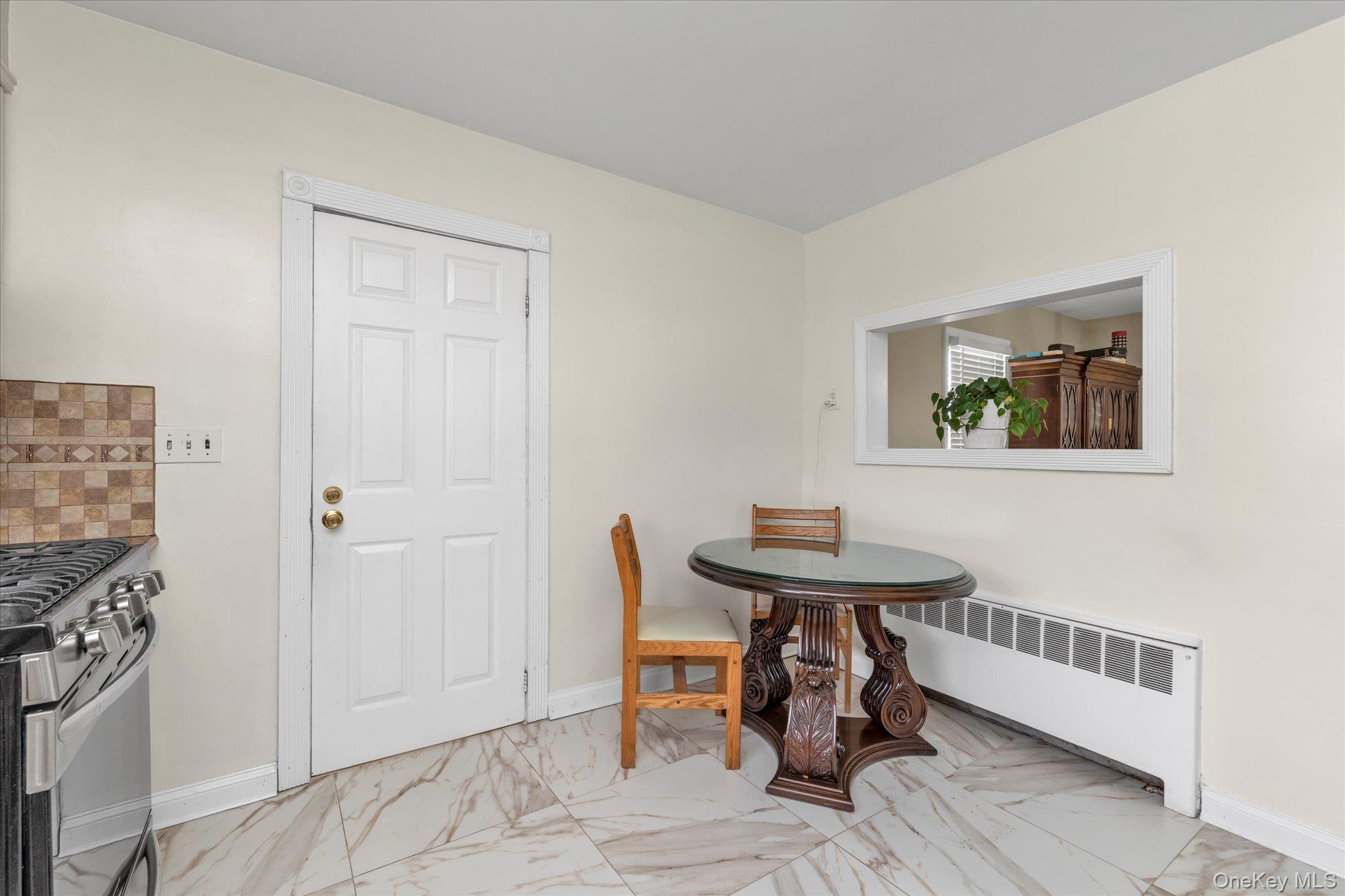 #12 photo, 1039 Elizabeth Street, מחוז נסאו Baldwin , NY 11510