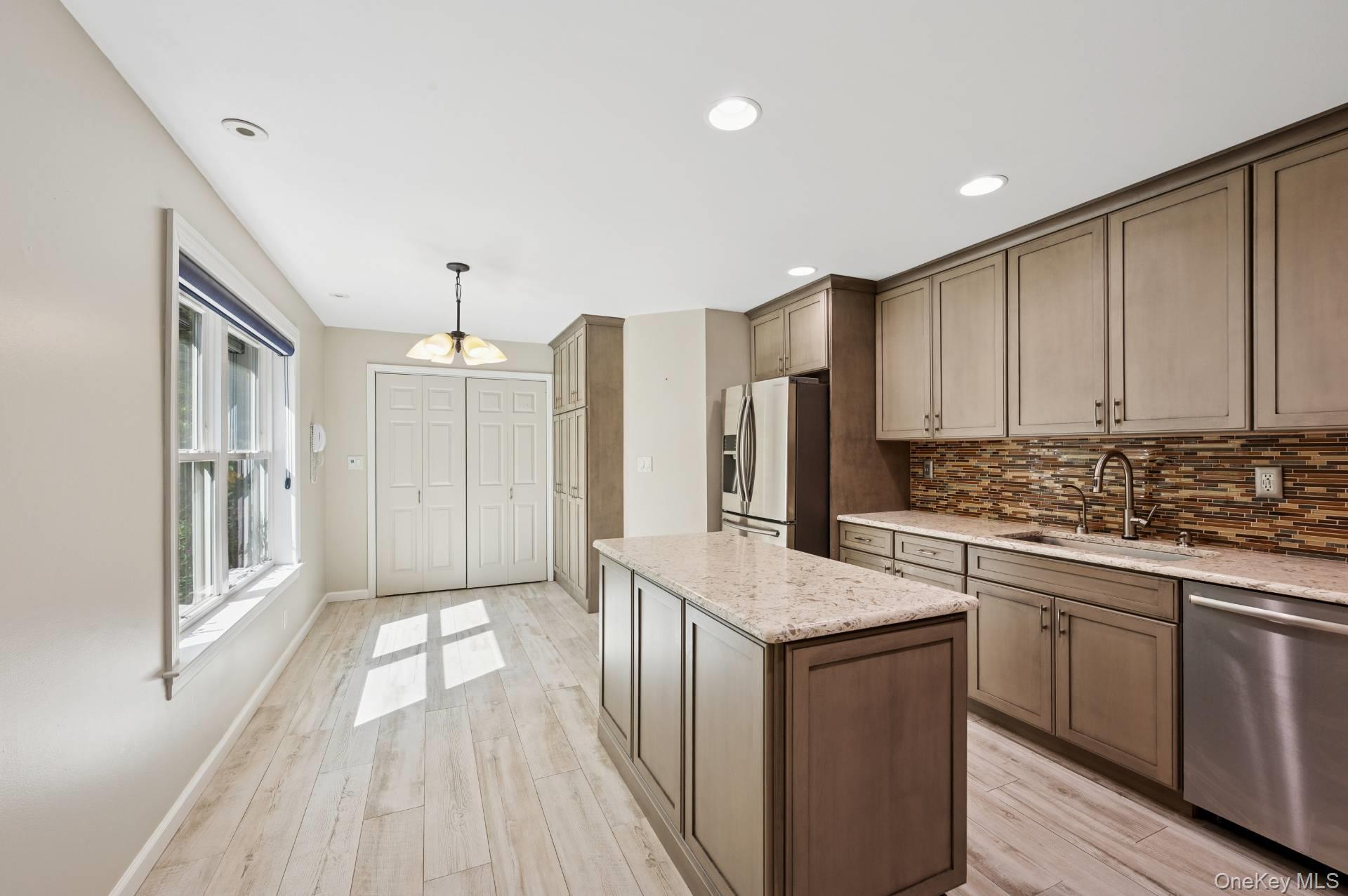 #12 photo, 70 Straight Path, Southampton , NY 11968