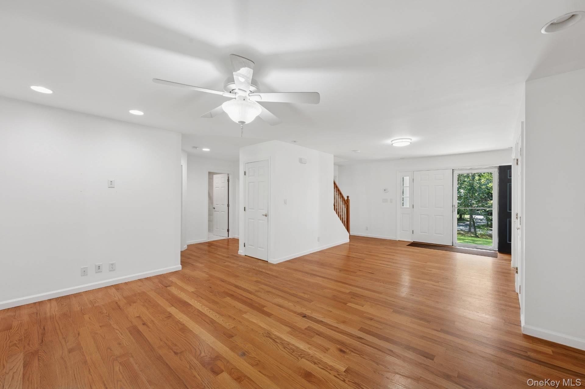 #8 photo, 70 Straight Path, Southampton , NY 11968