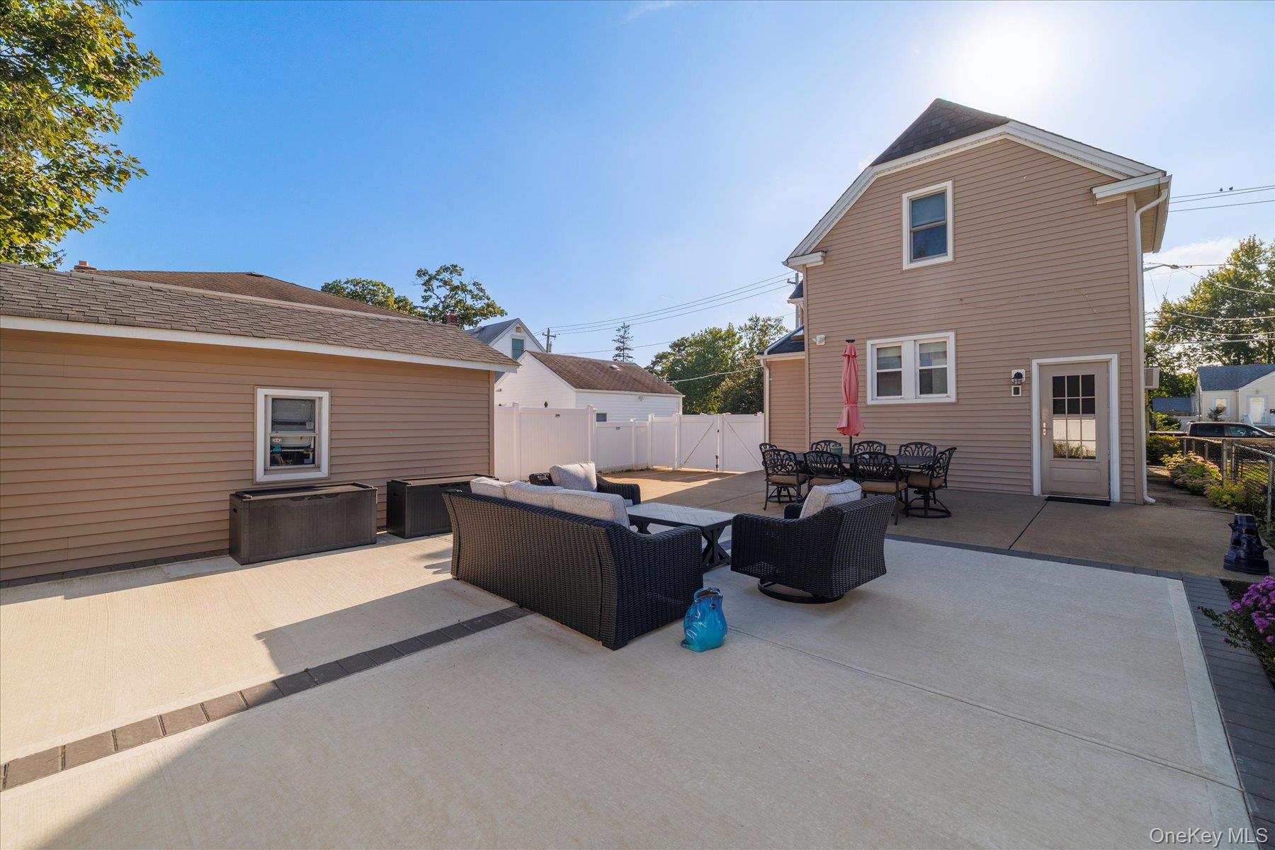 #18 photo, 2989 Grand Boulevard, Baldwin , NY 11510