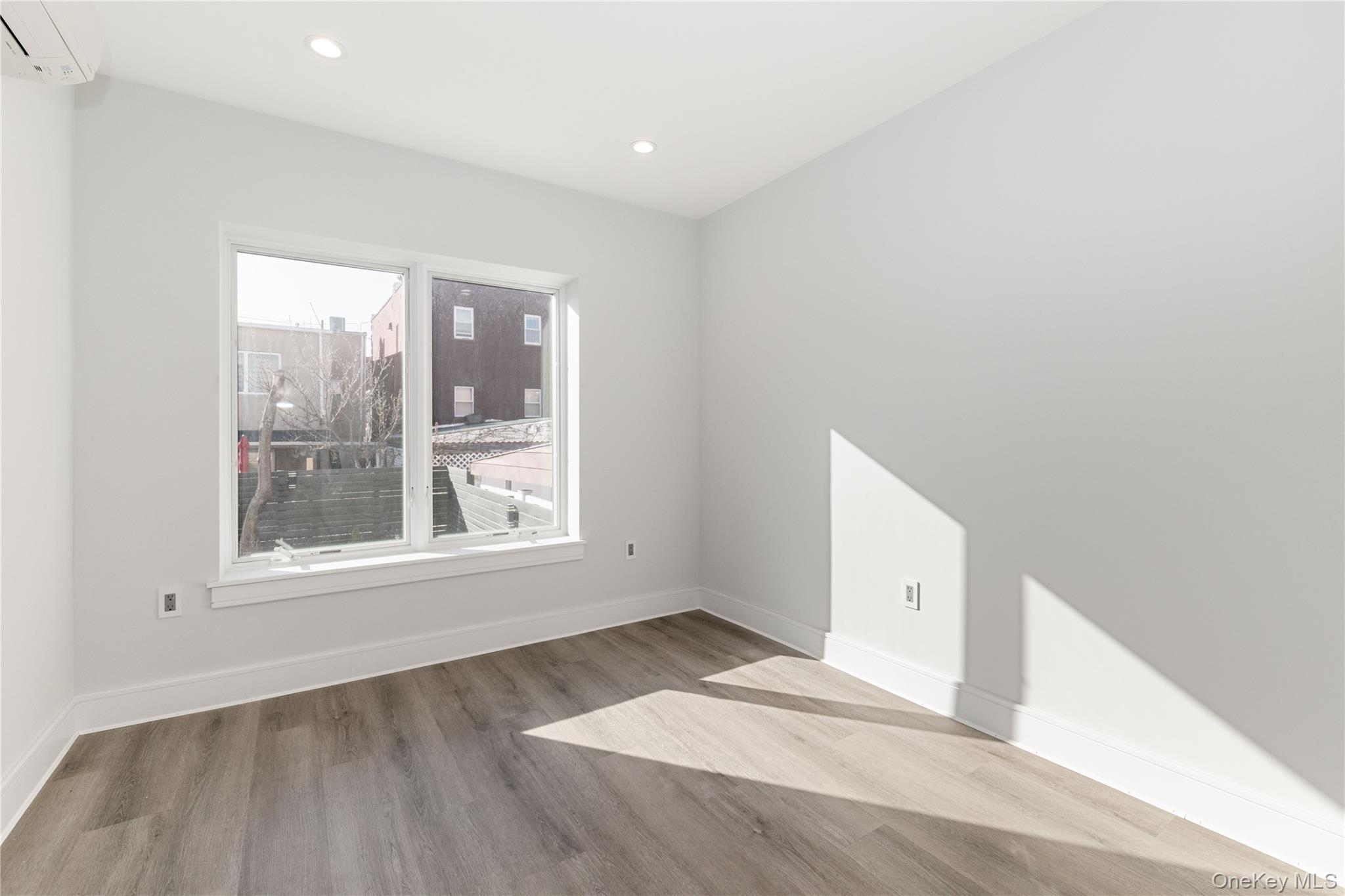 #8 photo, 33-64 11th Street, Astoria , NY 11106