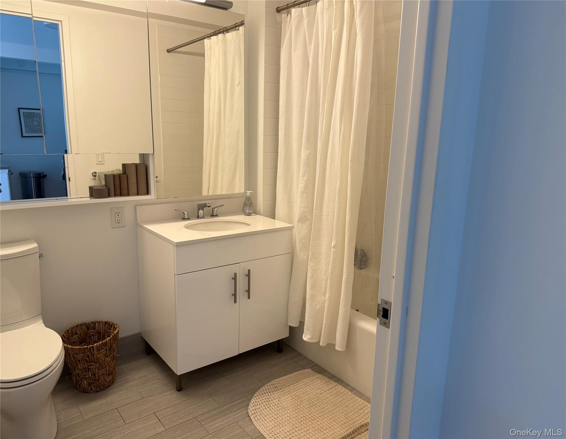 #10 photo, 52-03 Center Boulevard, Long Island City , NY 11101