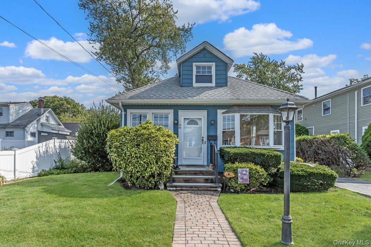 #1 photo, 1887 Bryant Place, Baldwin , NY 11510