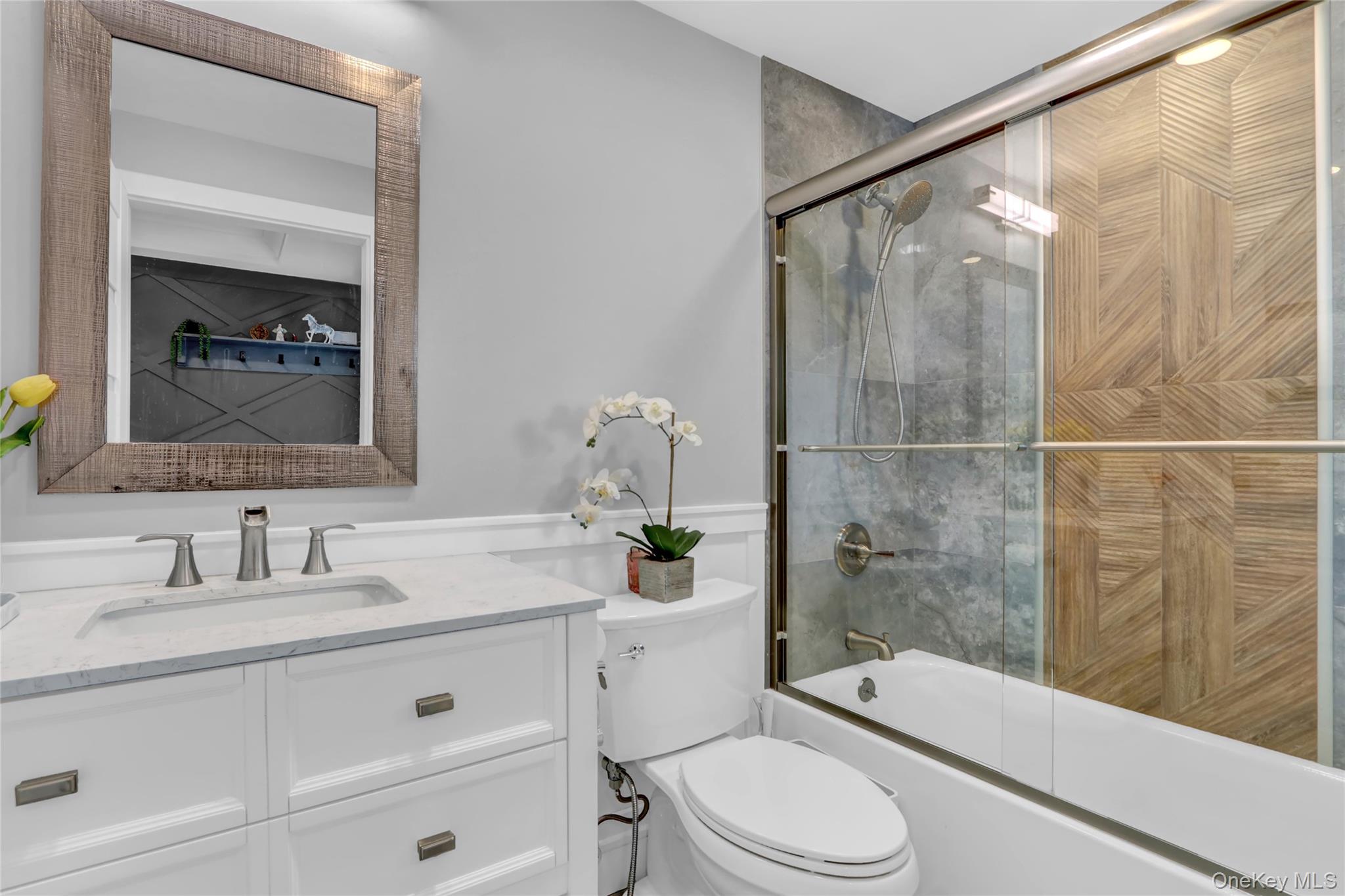 #10 photo, 14 Chatham Place, Dix Hills , NY 11746