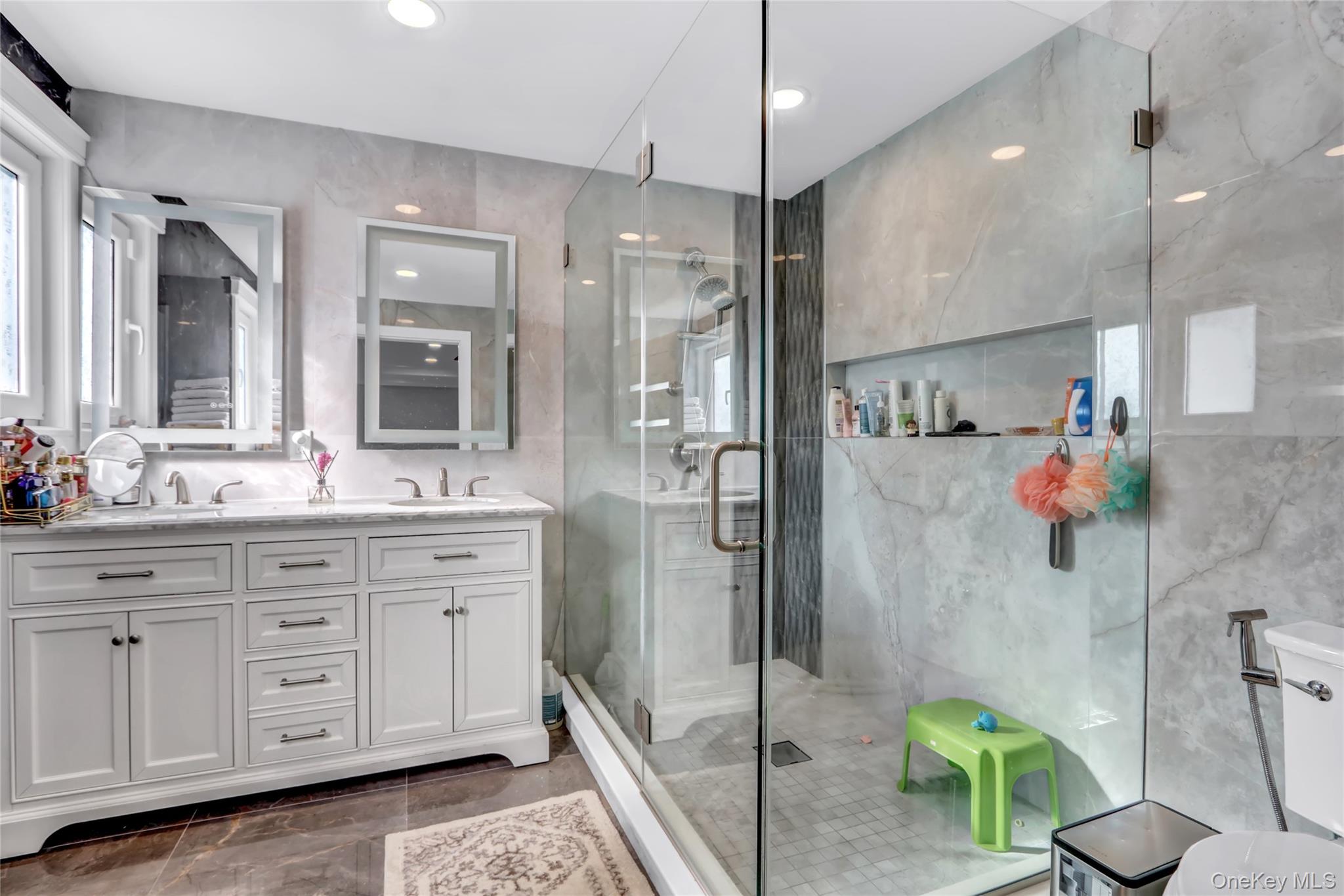 #14 photo, 14 Chatham Place, Dix Hills , NY 11746