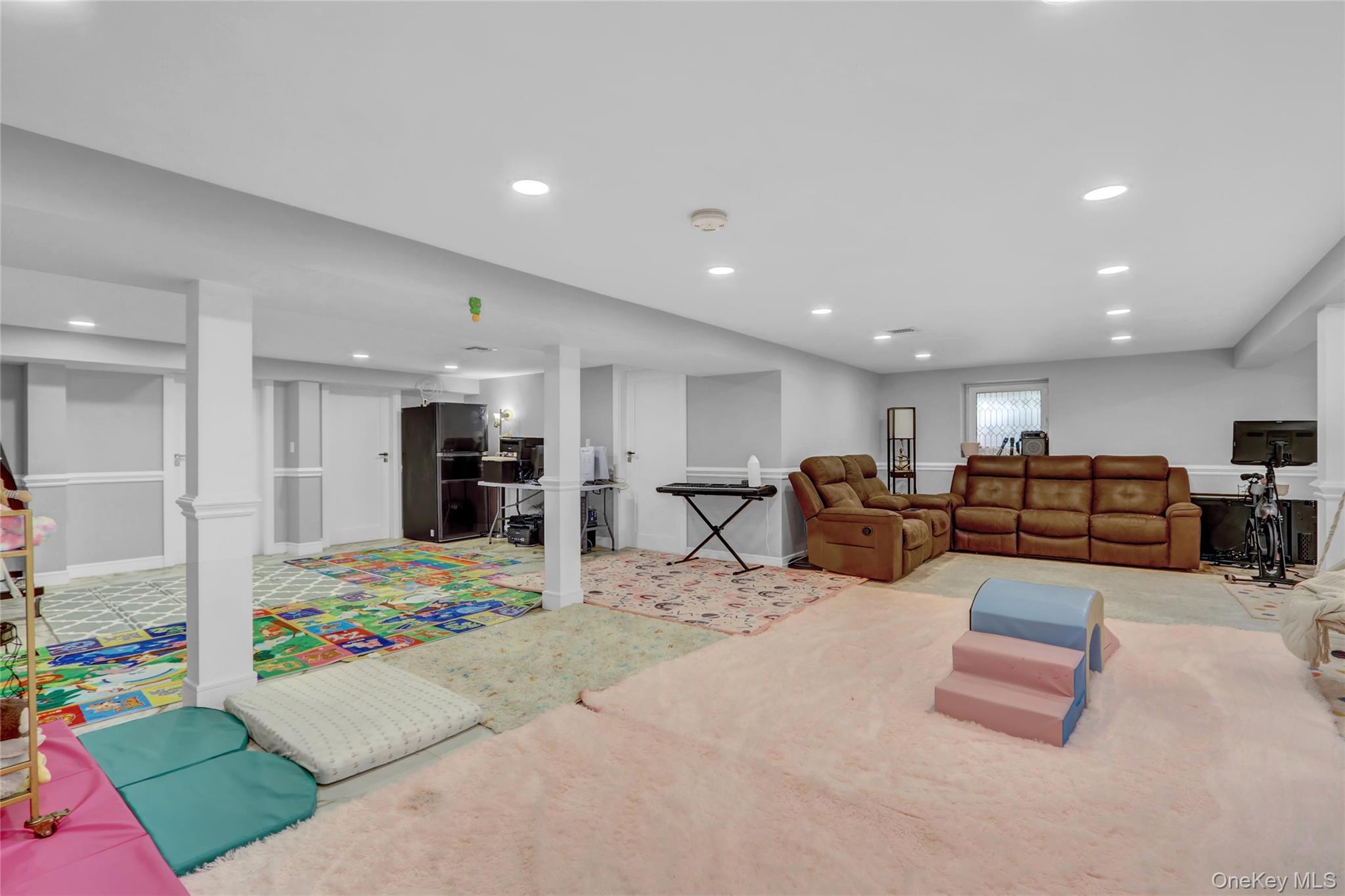 #16 photo, 14 Chatham Place, Dix Hills , NY 11746