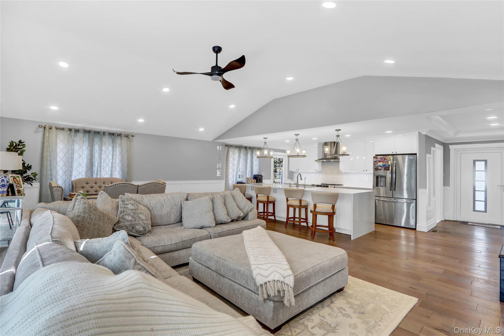 #5 photo, 14 Chatham Place, Dix Hills , NY 11746