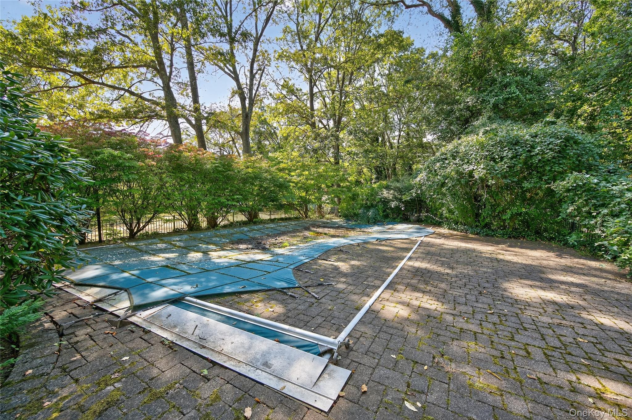 #10 photo, 19 Woodvale Drive, Laurel Hollow , NY 11791