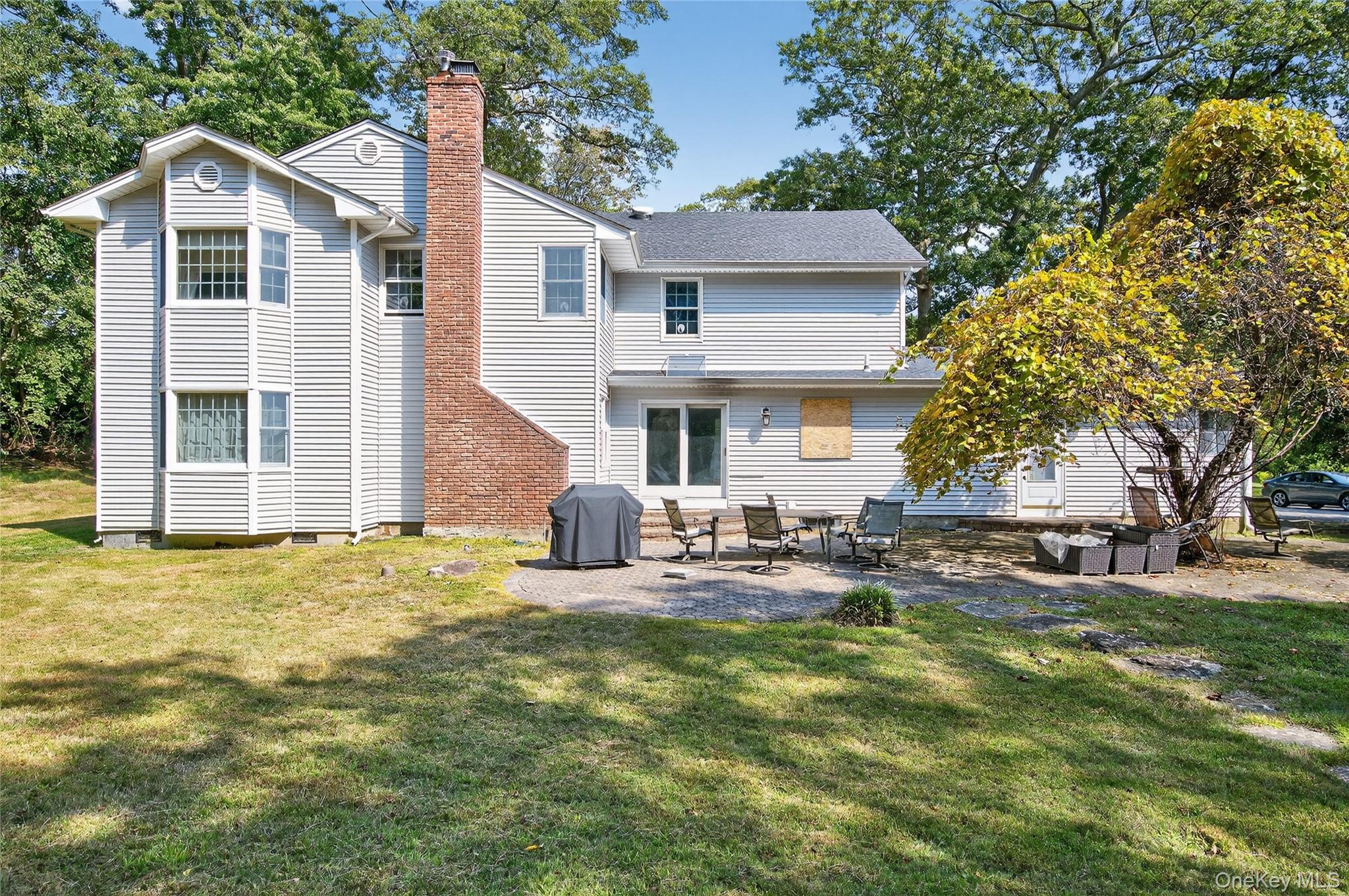 #3 photo, 19 Woodvale Drive, Laurel Hollow , NY 11791