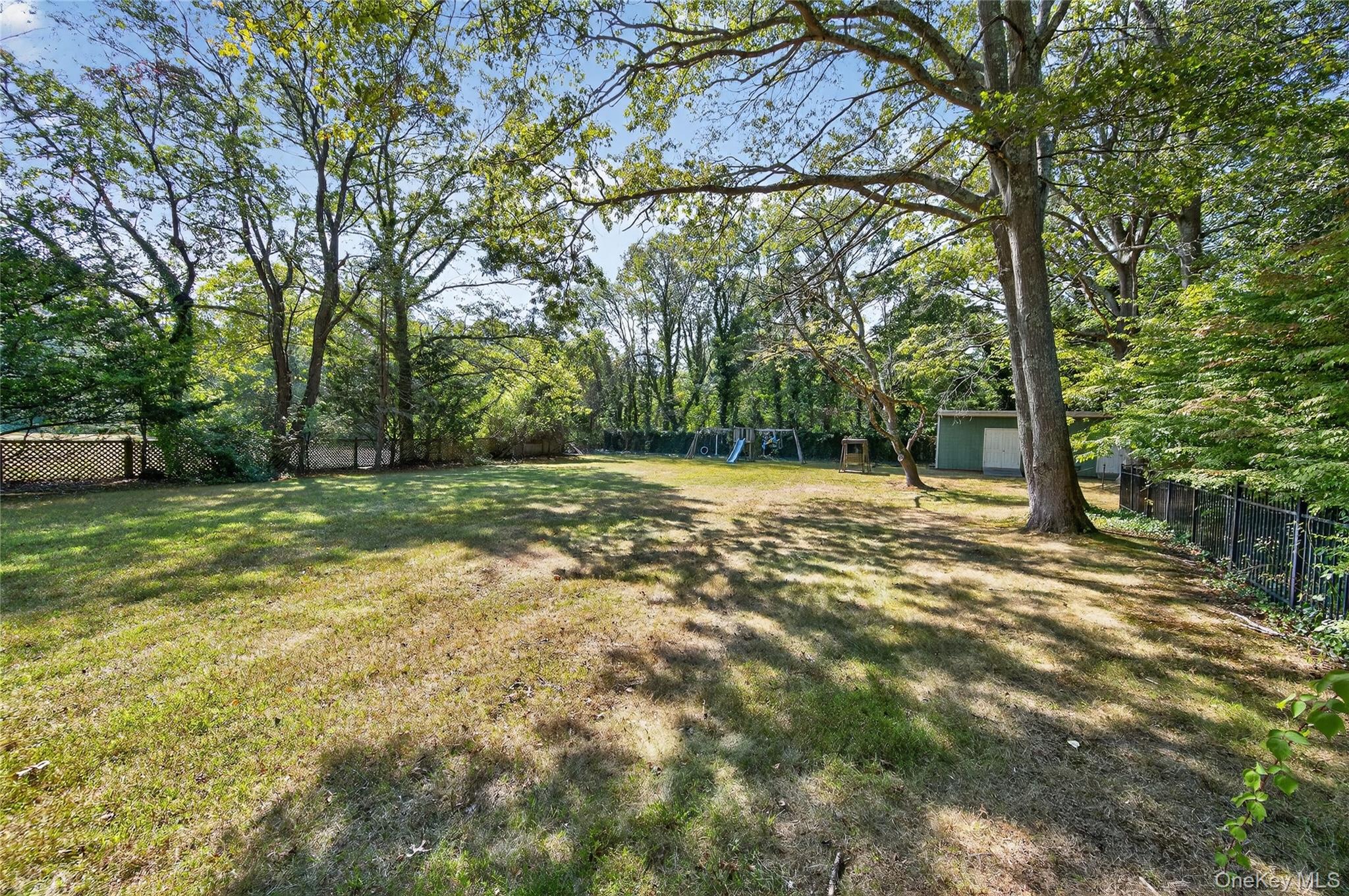 #5 photo, 19 Woodvale Drive, Laurel Hollow , NY 11791