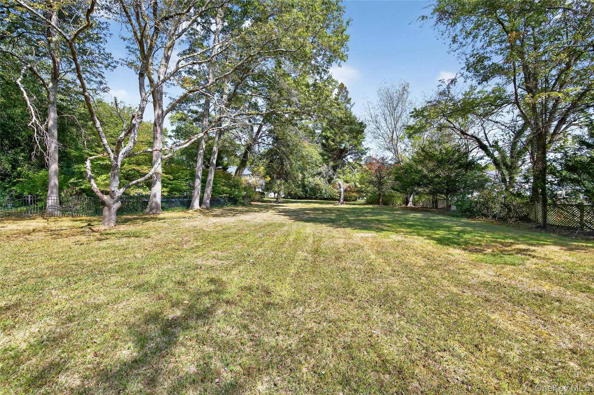 #7 photo, 19 Woodvale Drive, Laurel Hollow , NY 11791