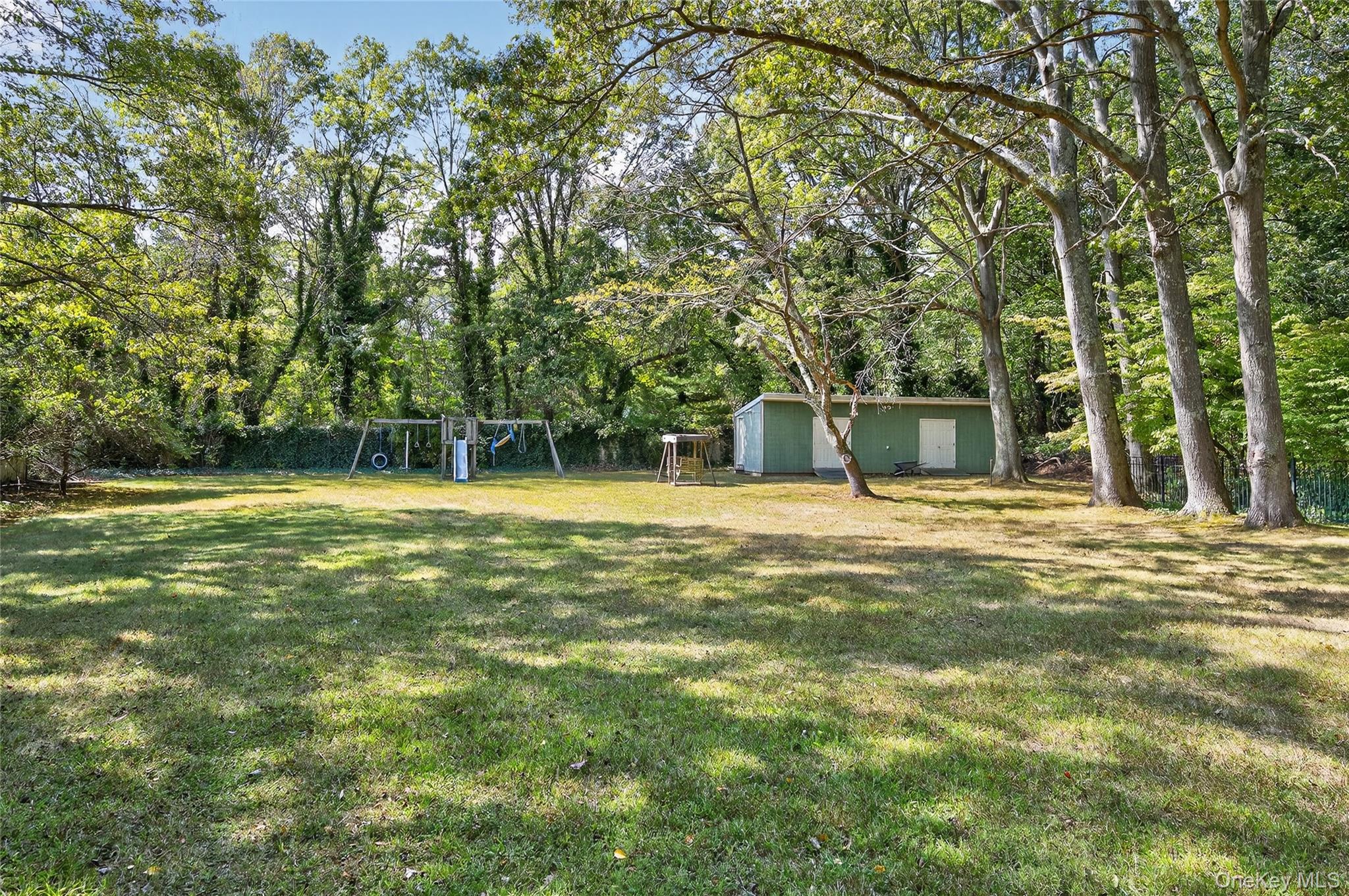 #8 photo, 19 Woodvale Drive, Laurel Hollow , NY 11791