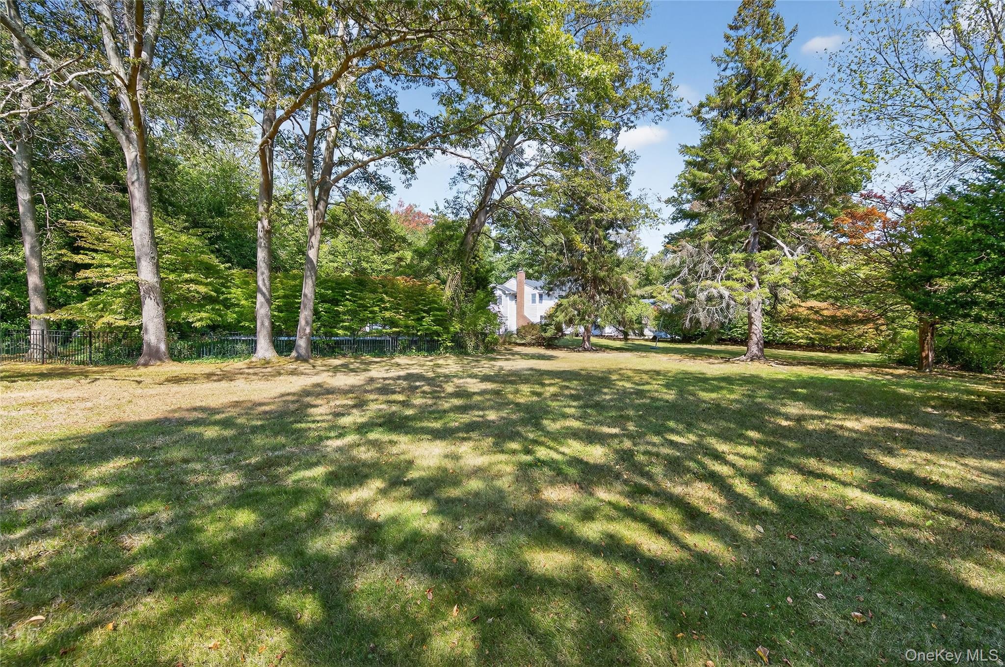 #9 photo, 19 Woodvale Drive, Laurel Hollow , NY 11791